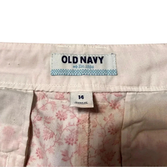 🟣Old Navy Red and White Floral Shorts - Size 14 - Picture 3 of 3